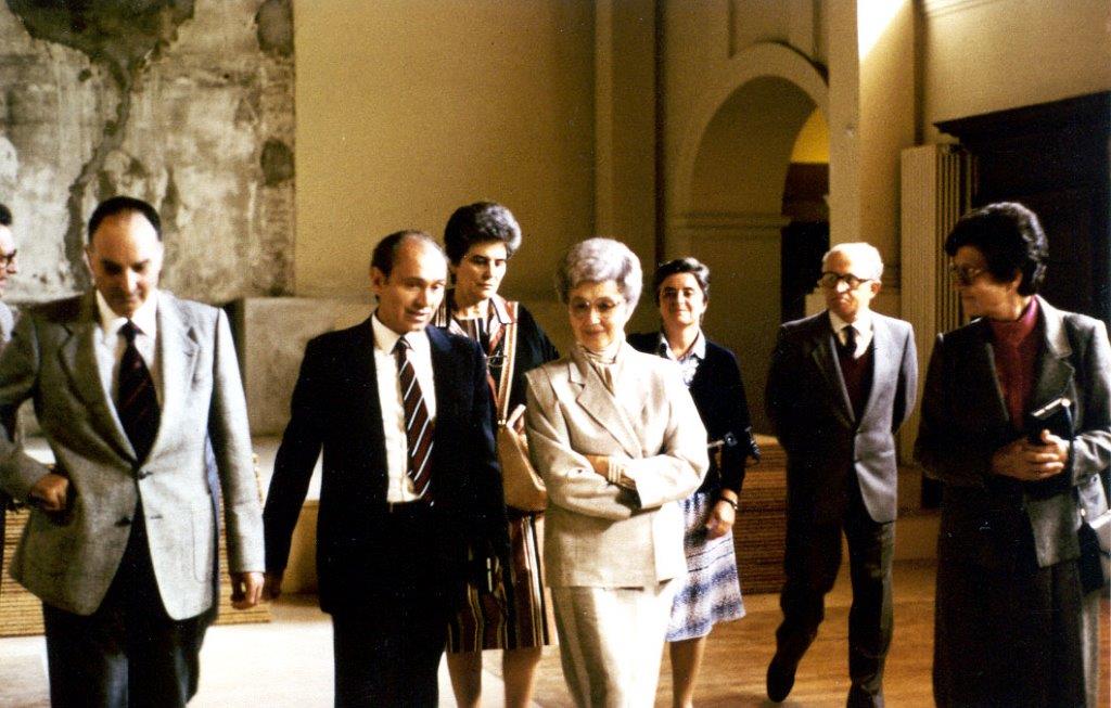 Maras accompagna Chiara e Don Foresi in una visita a Montet nel 1982